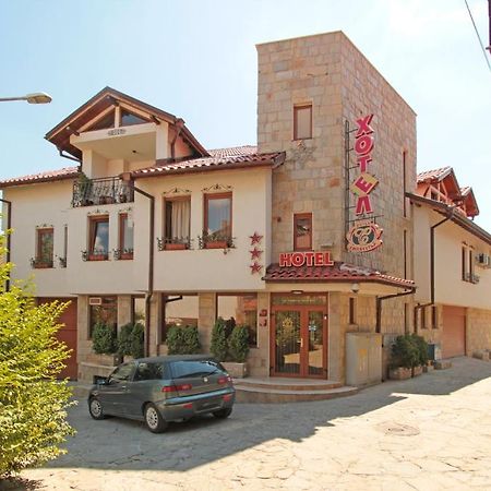 Family Hotel Silvestar Veliko Turnovo Bagian luar foto