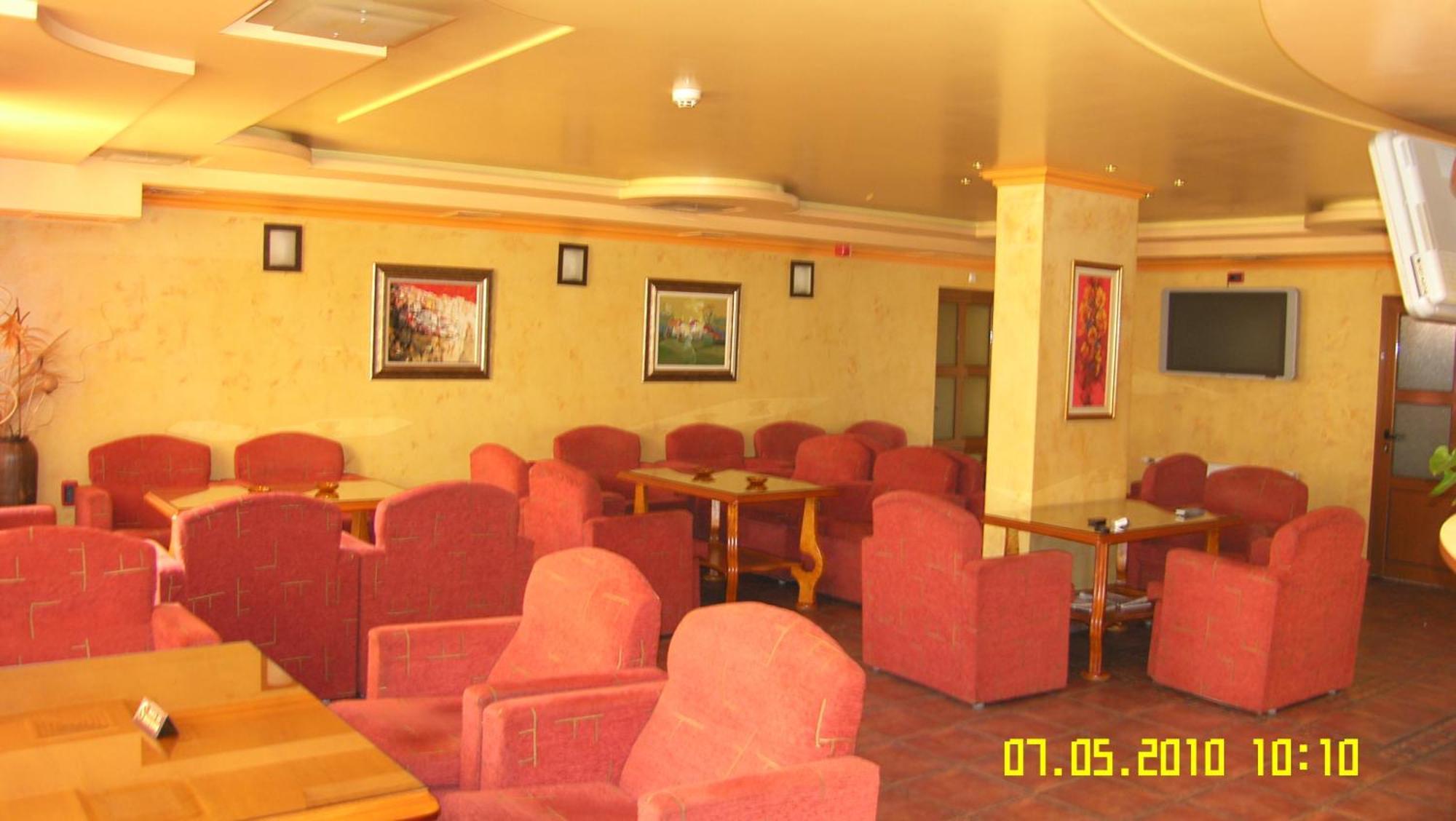 Family Hotel Silvestar Veliko Turnovo Bagian luar foto