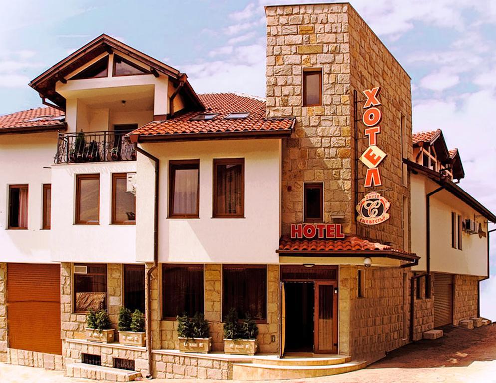 Family Hotel Silvestar Veliko Turnovo Bagian luar foto