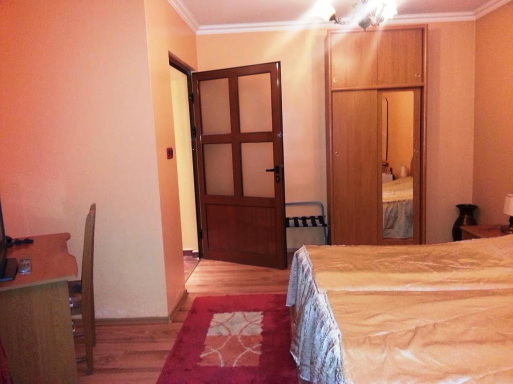 Family Hotel Silvestar Veliko Turnovo Ruang foto