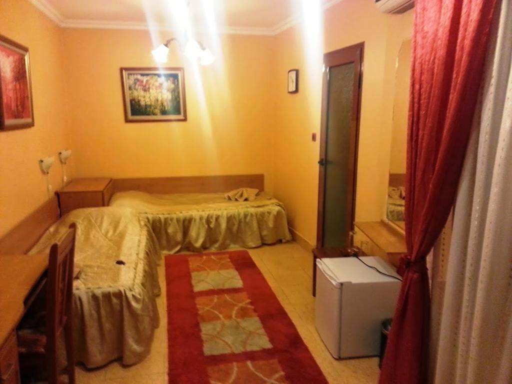 Family Hotel Silvestar Veliko Turnovo Ruang foto