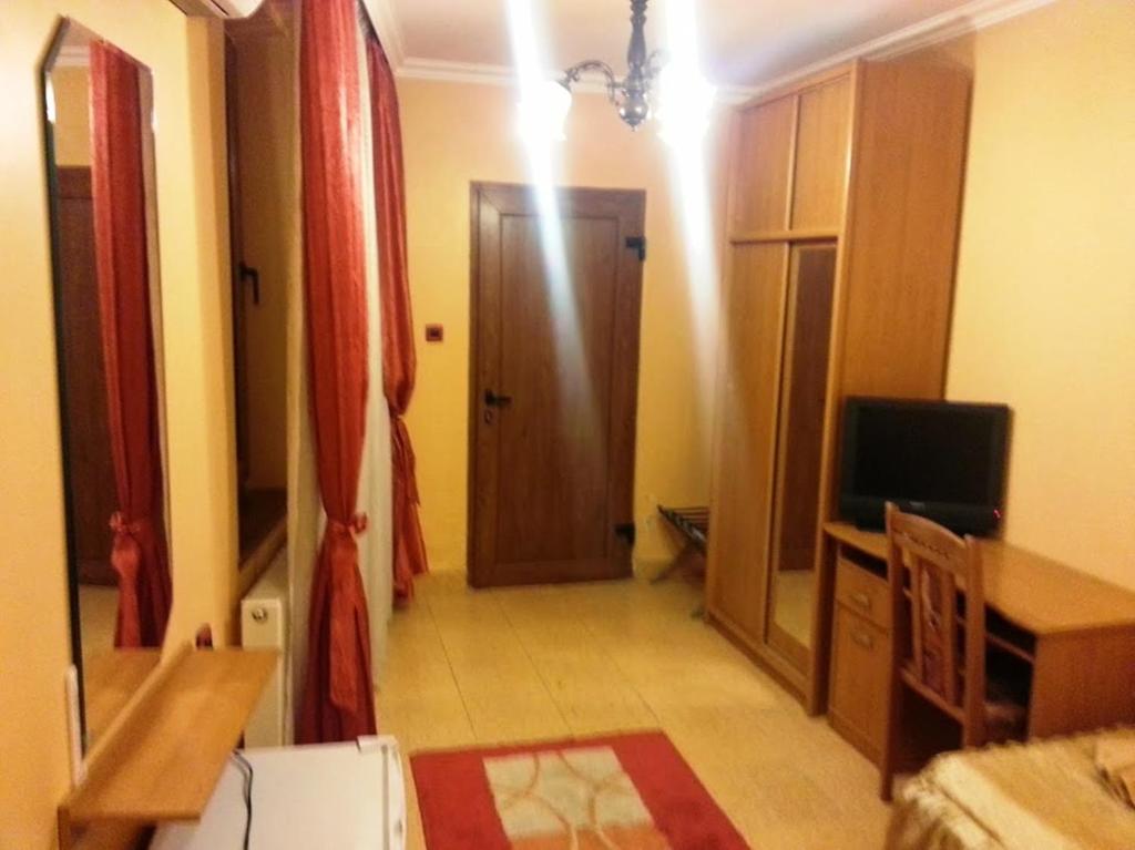 Family Hotel Silvestar Veliko Turnovo Ruang foto