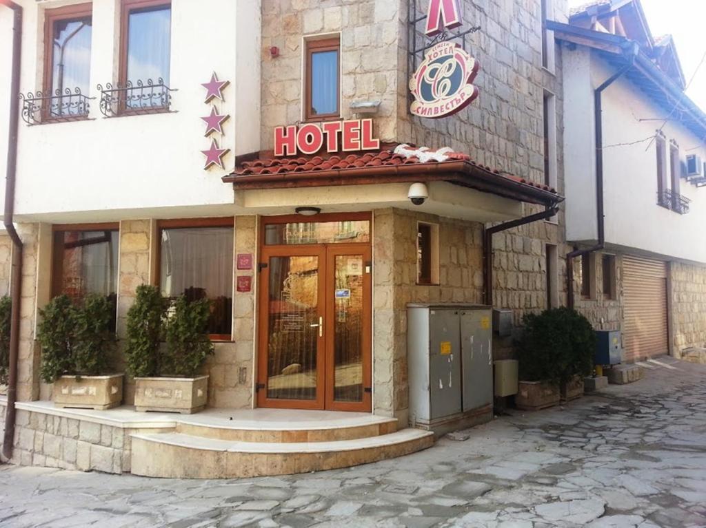 Family Hotel Silvestar Veliko Turnovo Bagian luar foto